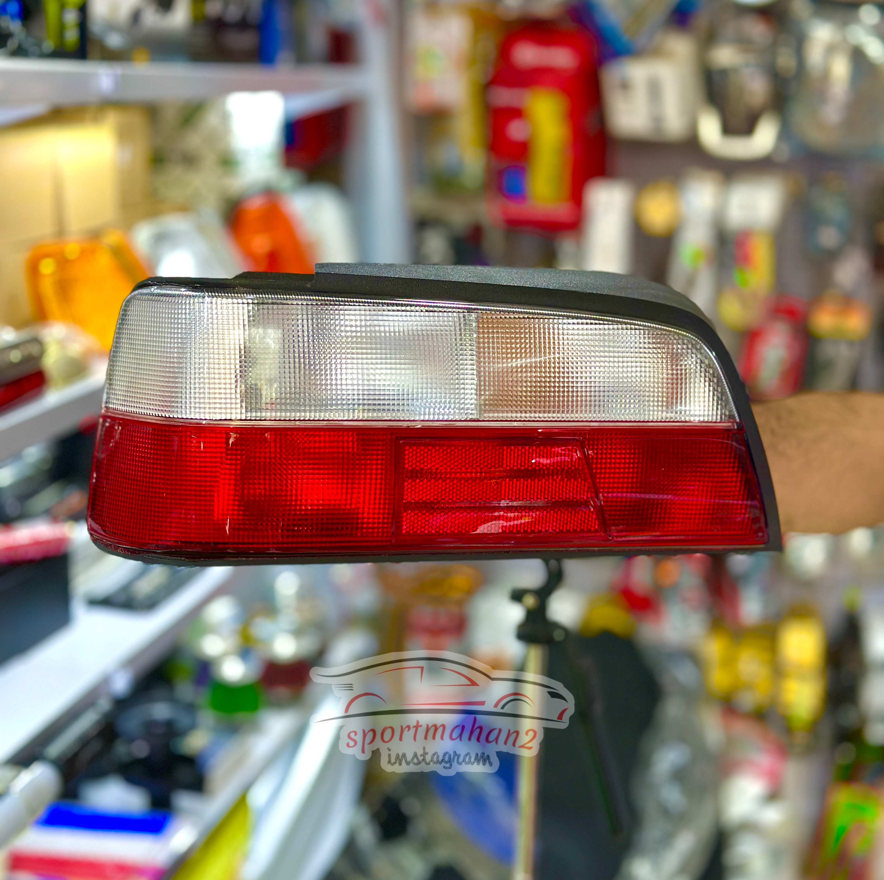 چراغ عقب بالا سفید پارس